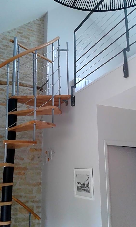 10 Côté Cour