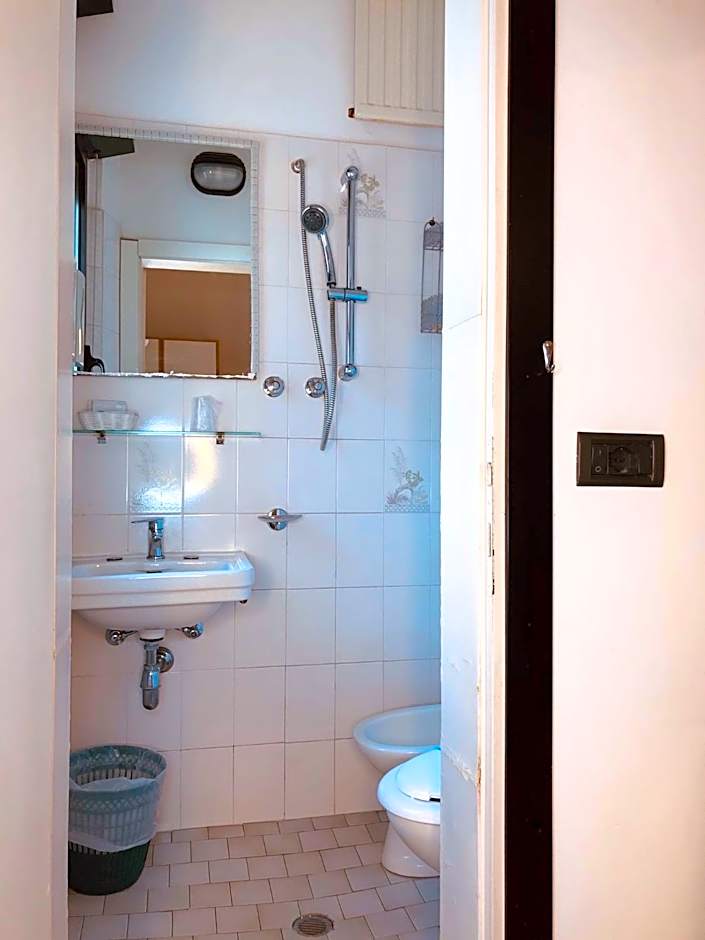 Hotel Garisenda B&B - in Centro a Riccione -