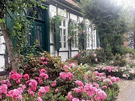 Rosindell cottage