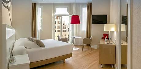 Grand Premium Plaza Views