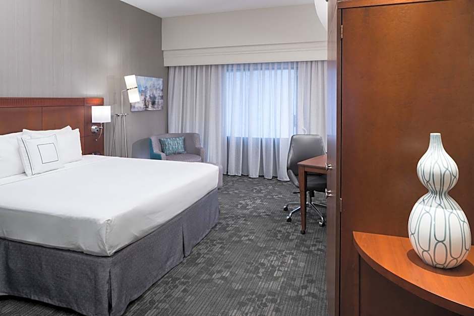 Courtyard by Marriott West Orange