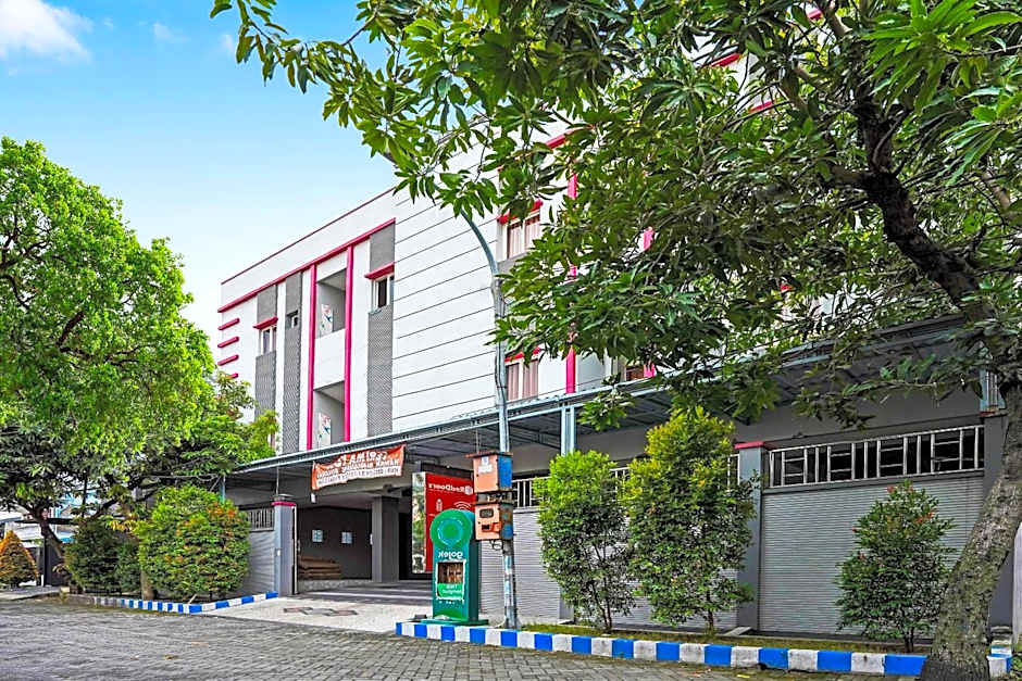 OYO 90889 Dkb Residence