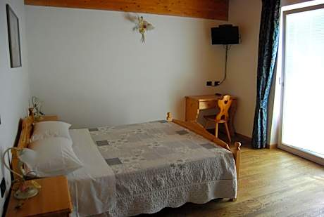 Double Room with Mountain View