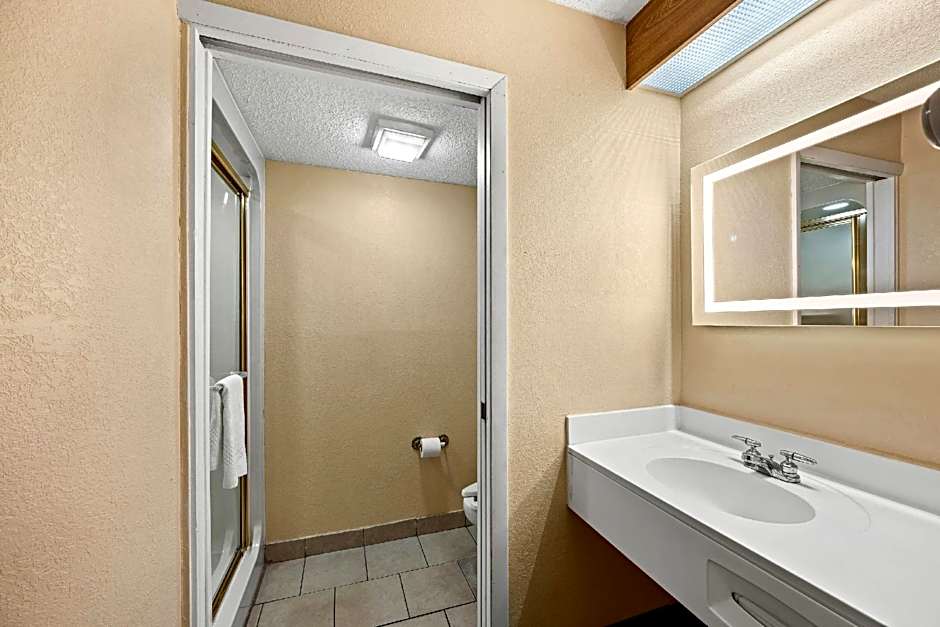 Econo Lodge London North