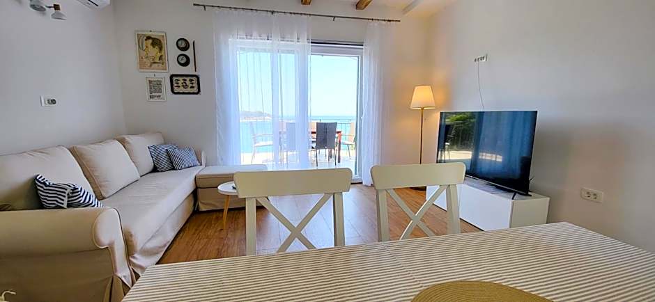 Captain's House Primošten - feel the sea