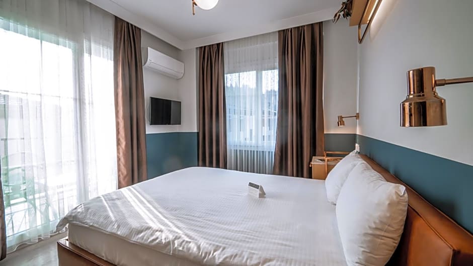 Urla 1867 Hotel