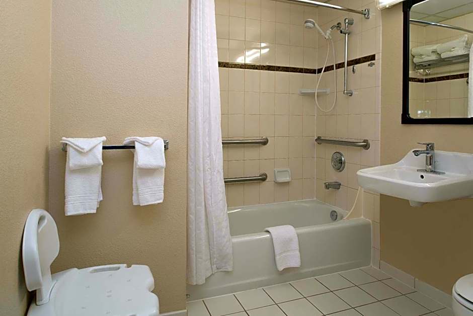 Ramada by Wyndham Downtown Spokane