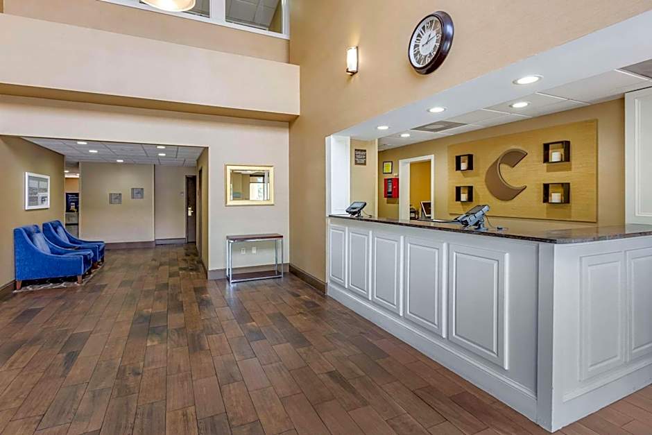 Comfort Suites At The University