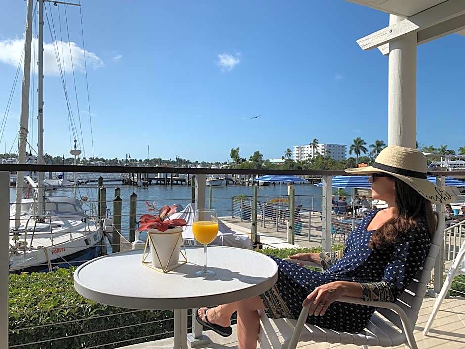 Cove Inn on Naples Bay