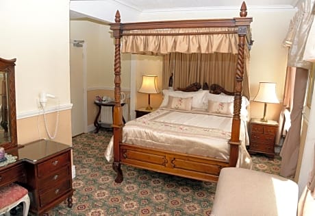 King Room with Four Poster Bed - Second Floor