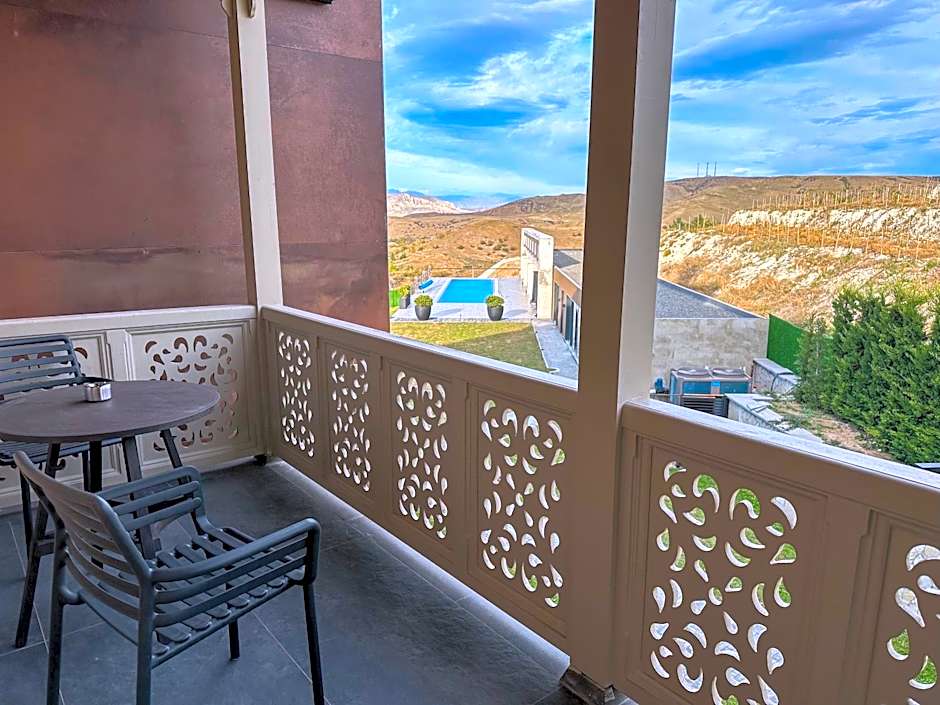 Chateau Mephis Kalaki