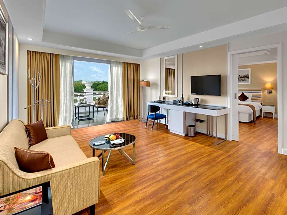 Amanora The Fern Hotels & Club