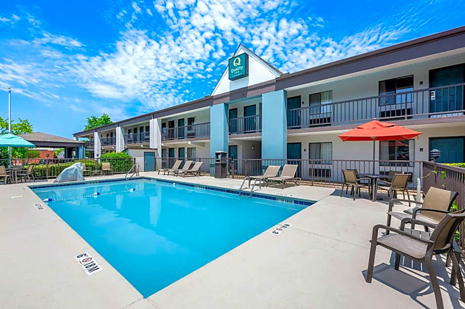 Quality Inn Pelham I-65 exit 246