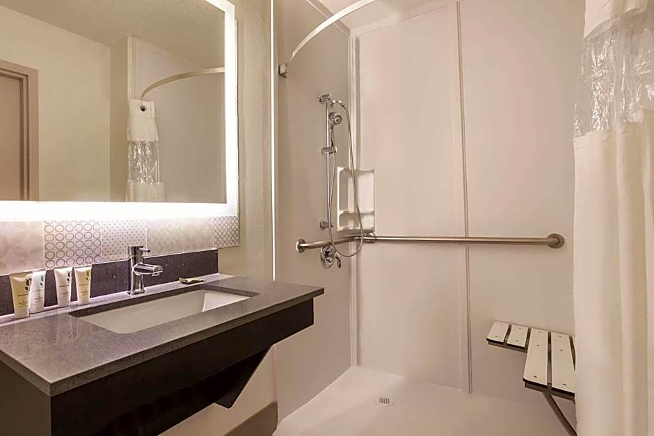 Country Inn & Suites by Radisson, North Little Rock, AR