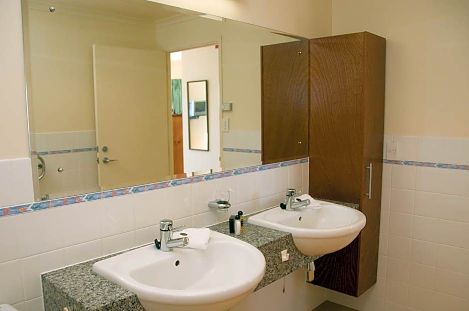 The Reef Beachfront Apartments