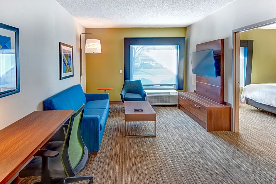 Holiday Inn Express & Suites West Long Branch - Eatontown