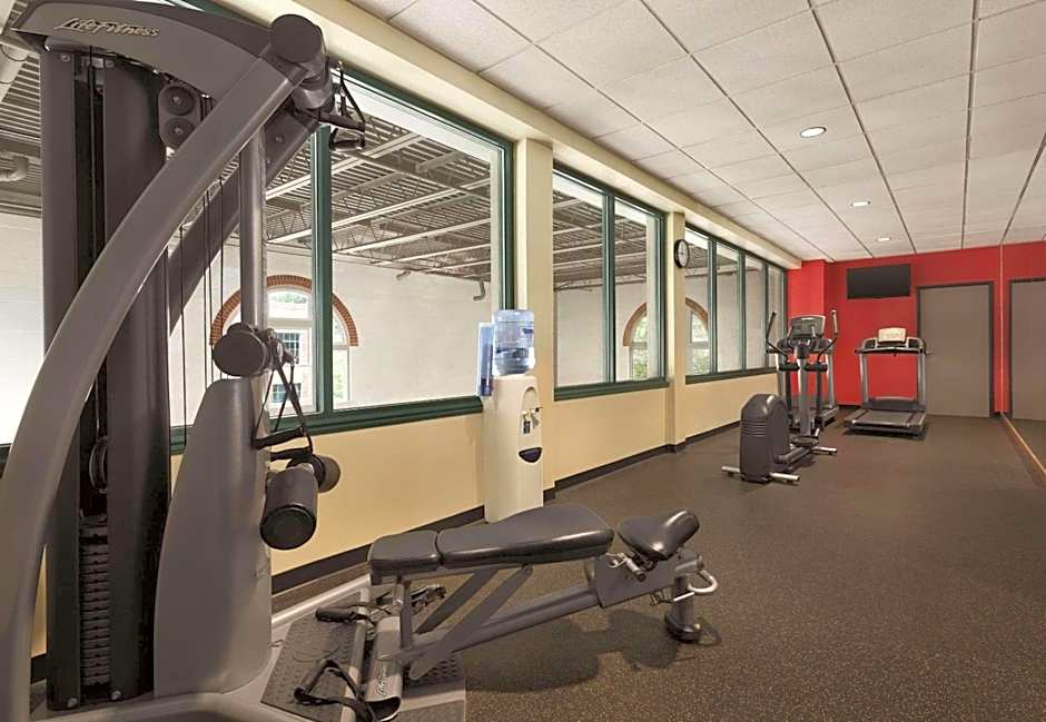 Country Inn & Suites by Radisson, St. Charles Historic District