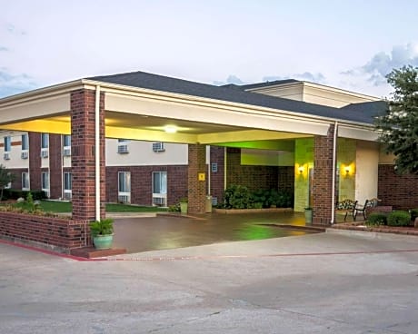 Comfort Inn Red Oak