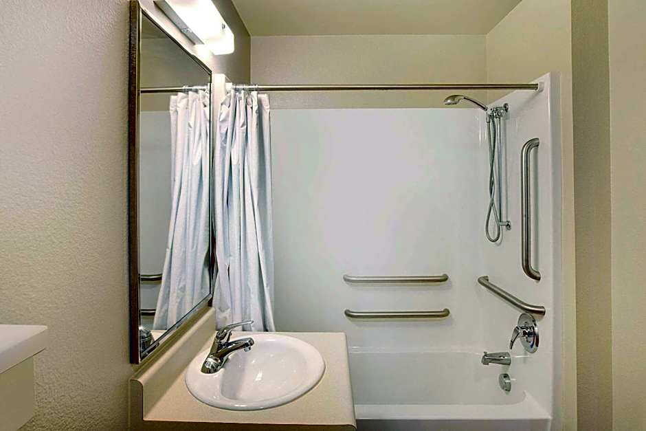WoodSpring Suites Lake Charles