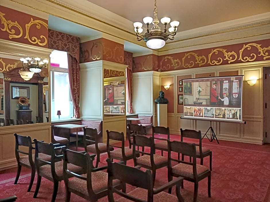 Grand Hotel