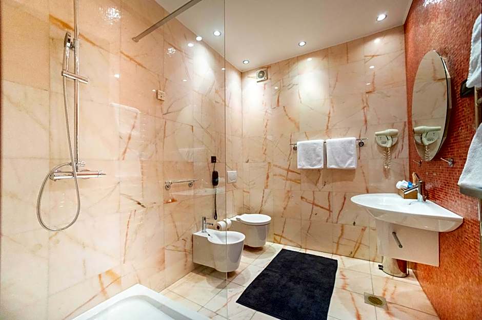 NATALI Luxury suites PARKING