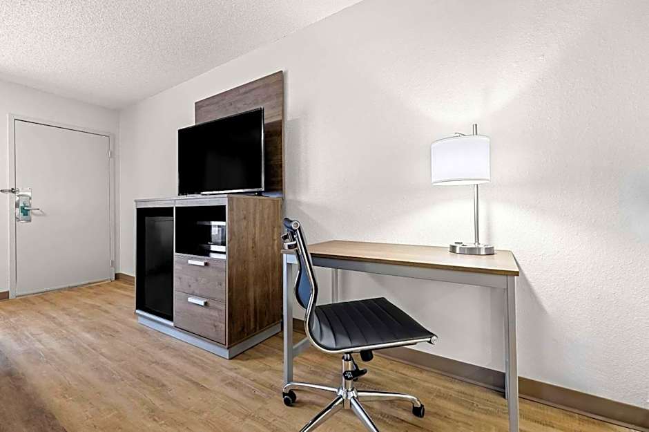 Quality Inn Plainview