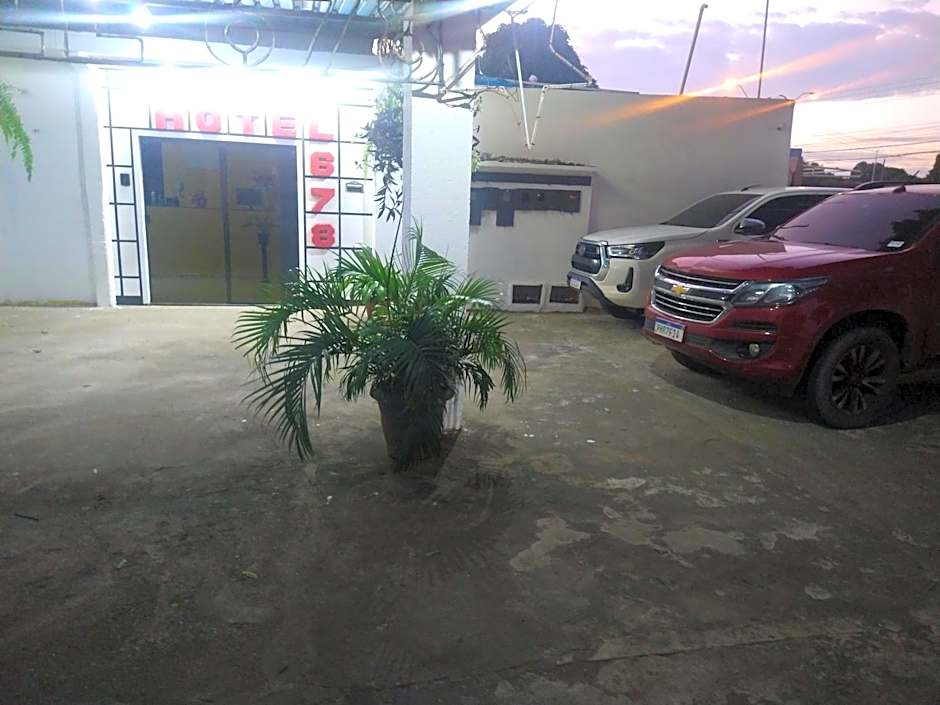 Hotel 678