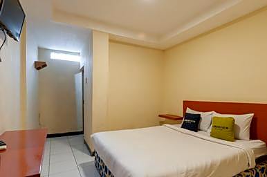 Urbanview Hotel Syariah Residence Medan by RedDoorz