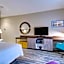 Hampton Inn & Suites Boston/Stoughton