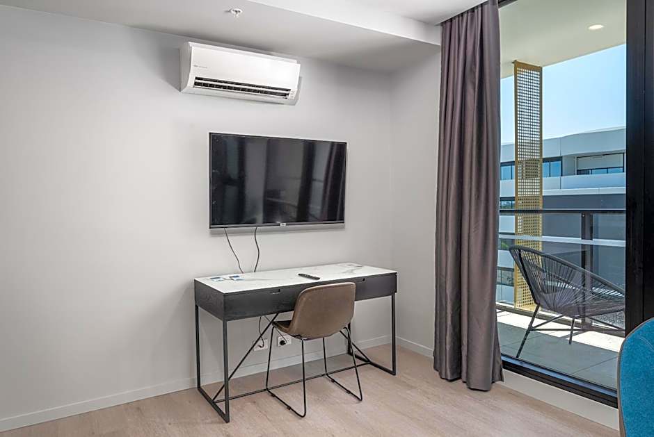 Oros Hotel and Apartments