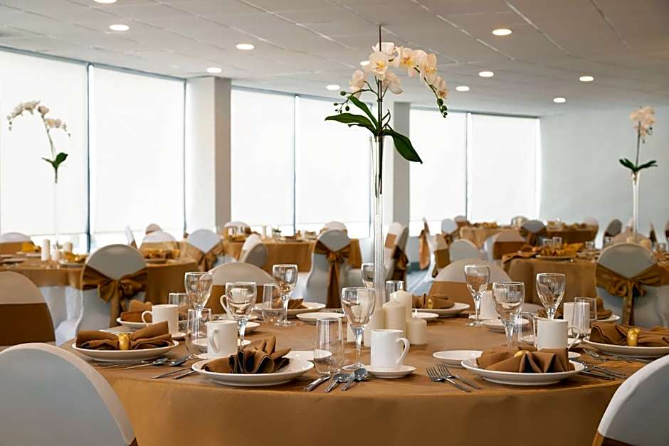 Holiday Inn Philadelphia Arpt-Stadium Area By IHG