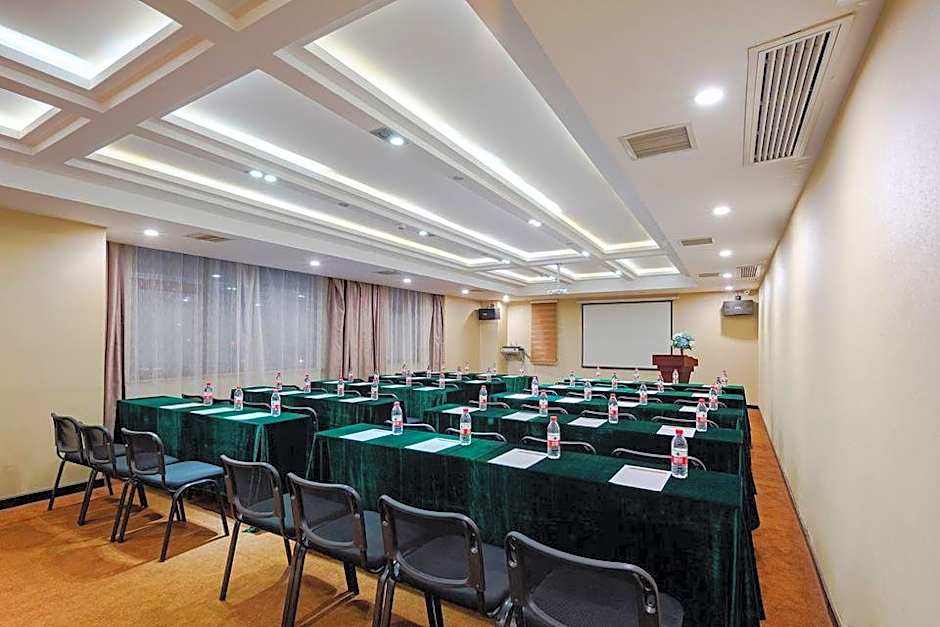 Lavande Hotel Wuhan Wujia Mountain Branch