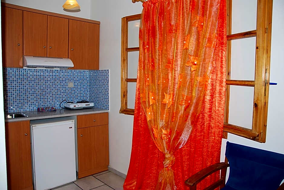 Koulas Pension - Red Lake