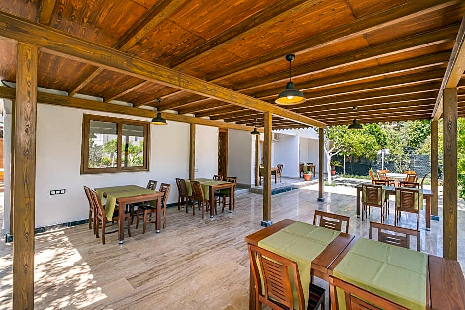 Ayris Hotel Çıralı