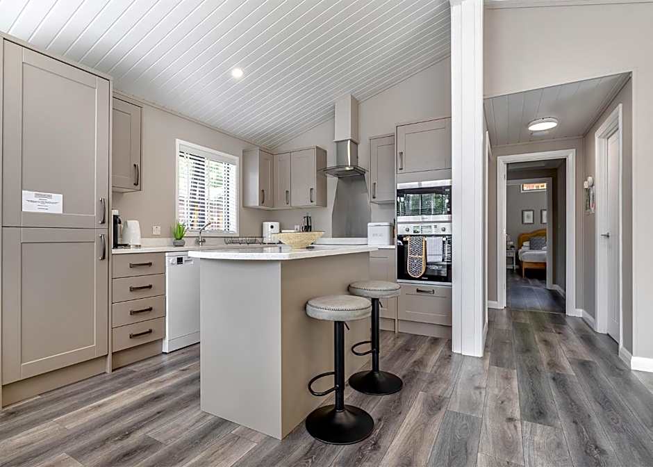 Charlesworth Lodges