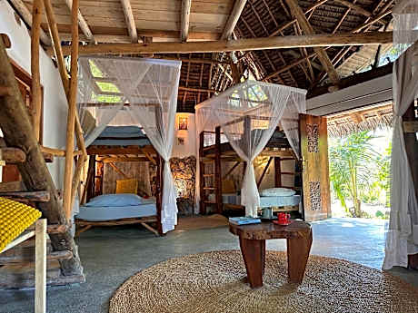 Bed in 8-Bed Mixed Dormitory Room