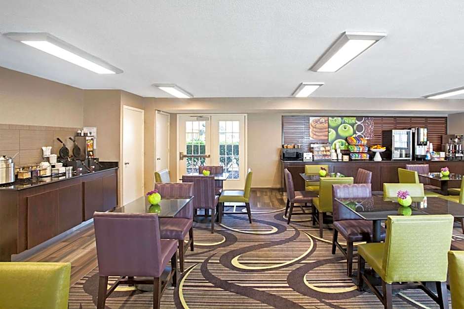 La Quinta Inn & Suites by Wyndham San Marcos