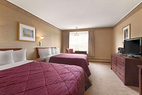 Queen Room with Two Queen Beds - Non-Smoking / Non-Pet Friendly