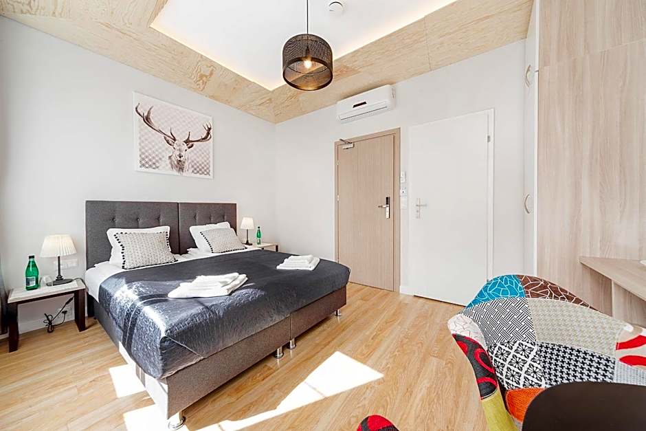 Six Suites, Old Town