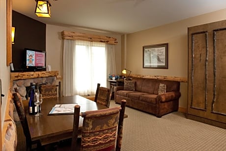 Deluxe Family Suite