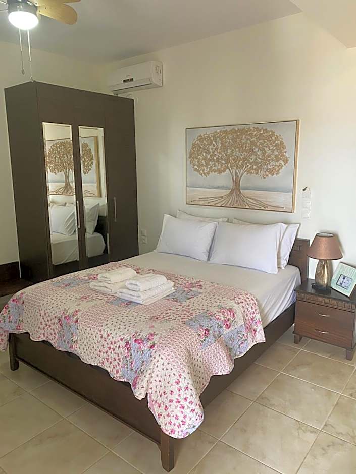 GoldenHill Studios&apartments