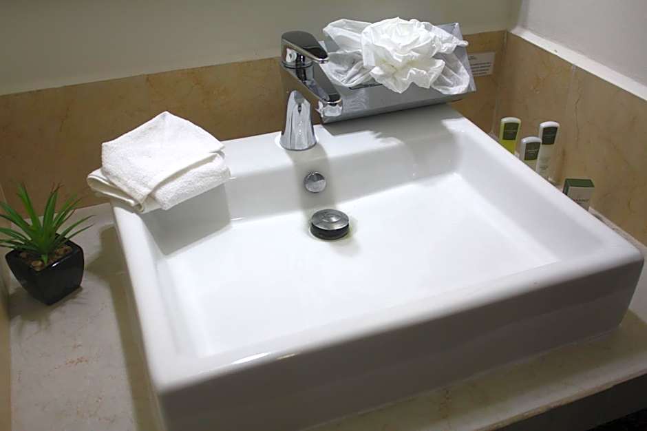 MARENA Suites & Apartments