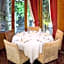 Country Club Hotel & Suites