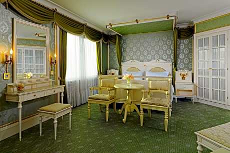 Presidential Suite, Presidential Suite, 1 King, Skyline view, High floor