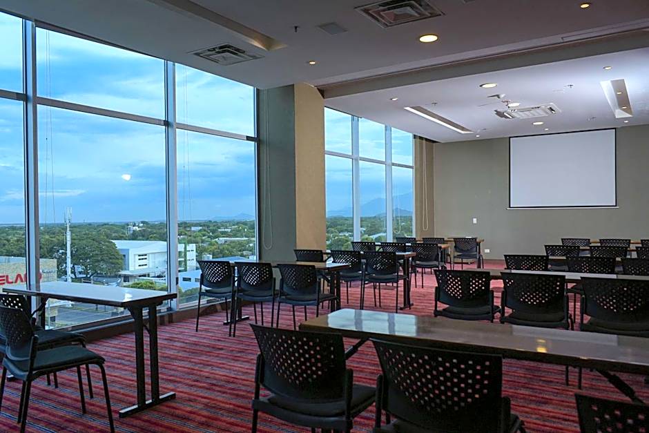 Hampton Inn By Hilton Valledupar