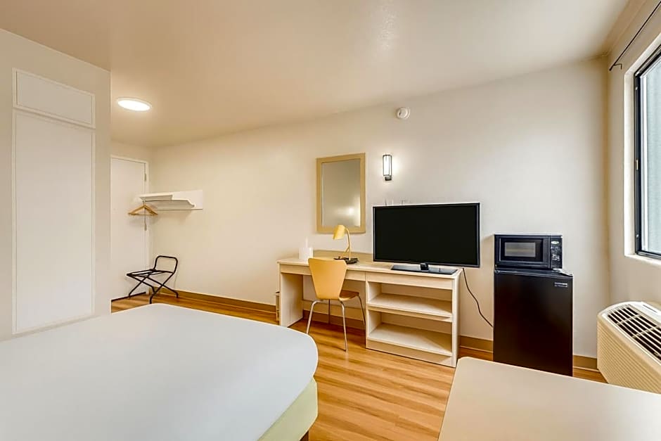 Motel 6 Ogden, UT- Downtown