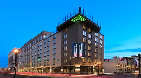 Hilton Garden Inn Louisville Downtown