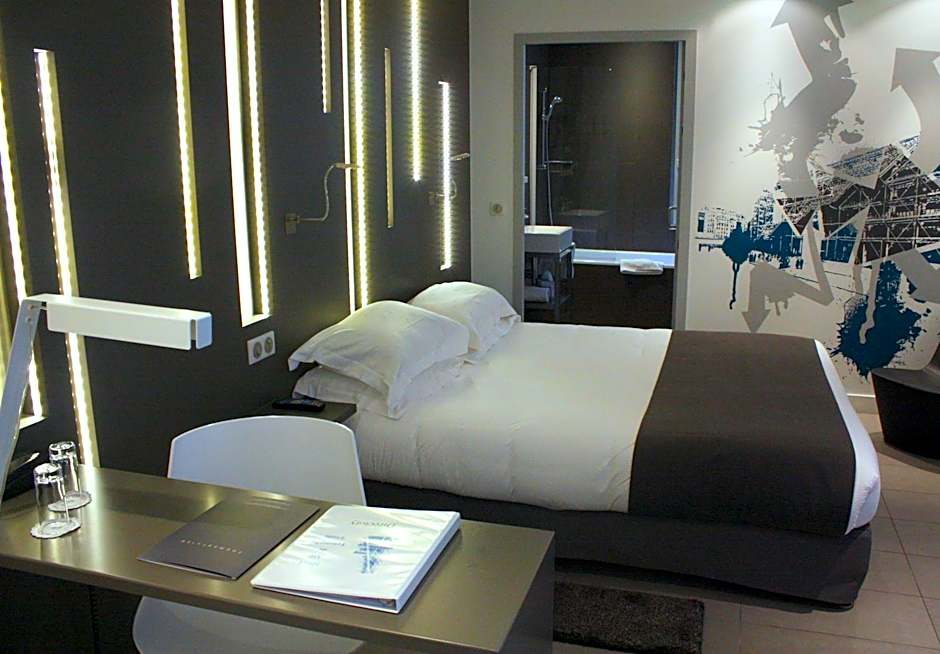 Arc De Triomphe Etoile Hotel