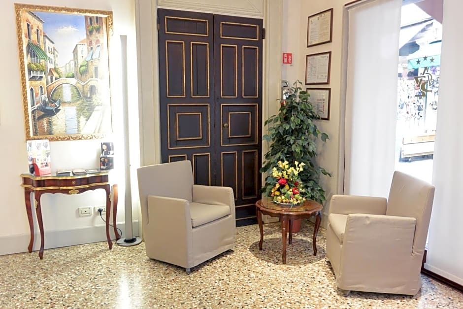 Hotel San Zulian