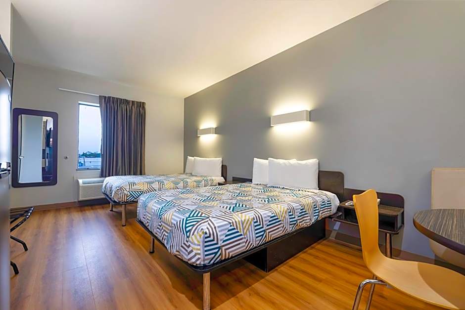 Studio 6 Suites Texas City, TX I 45 South